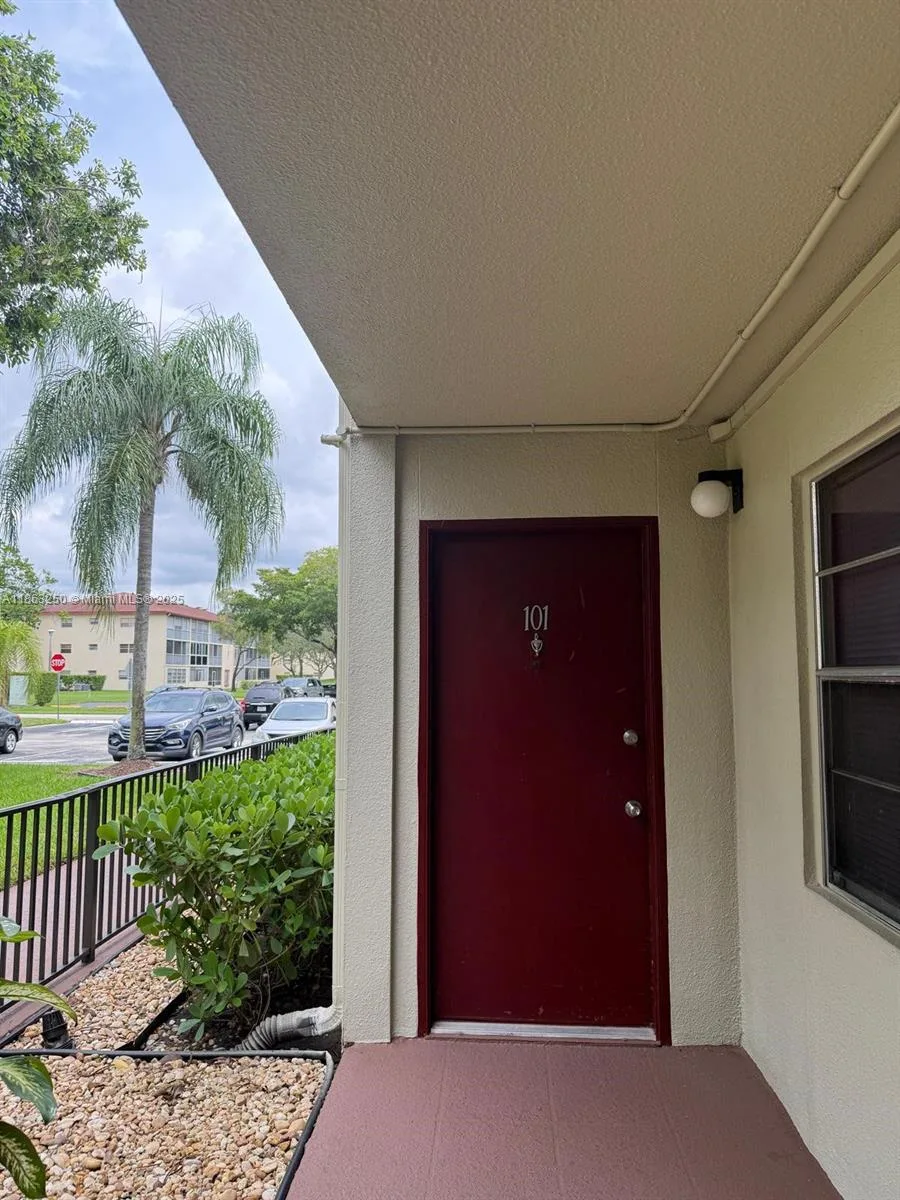 150 SW 134th Way # 101R, Pembroke Pines, FL 33027