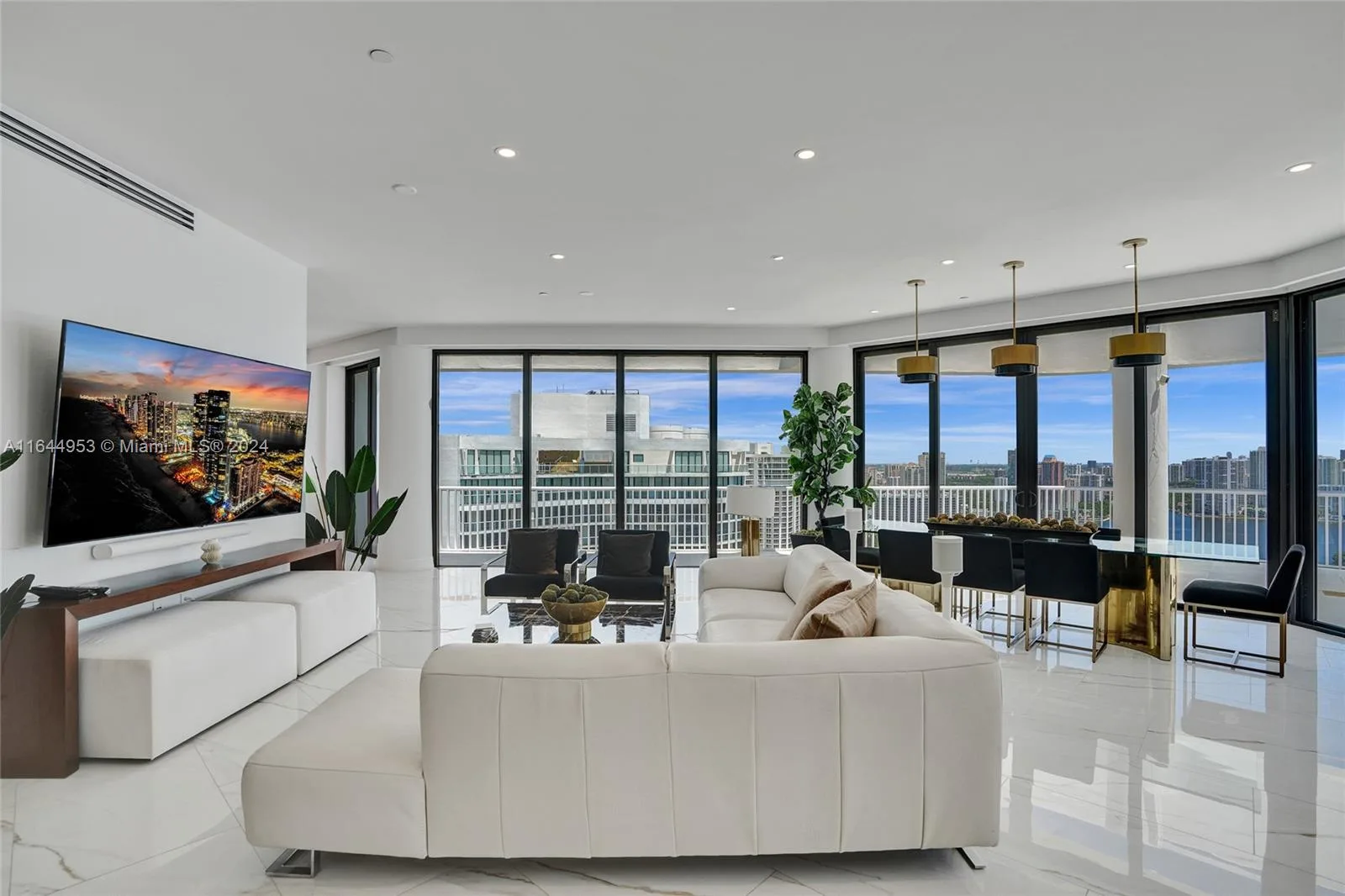 3000 Island Blvd # PH-4, Aventura, FL 33160 photo 3