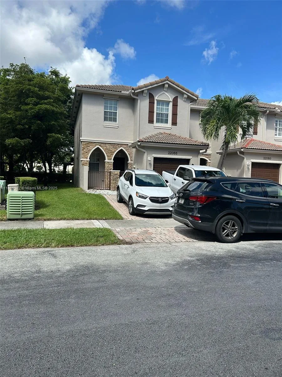 22066 SW 93rd Pl, Cutler Bay, FL 33190