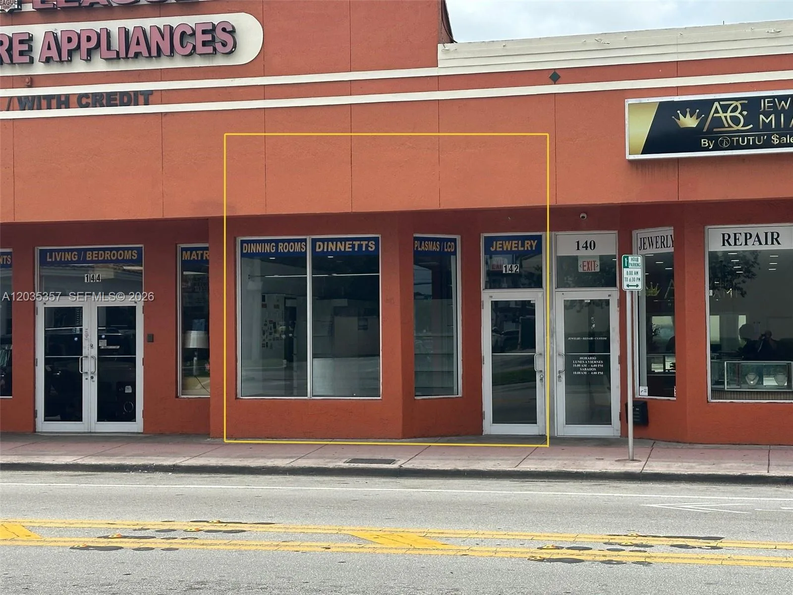 142 Hialeah Dr, Hialeah, FL 33010