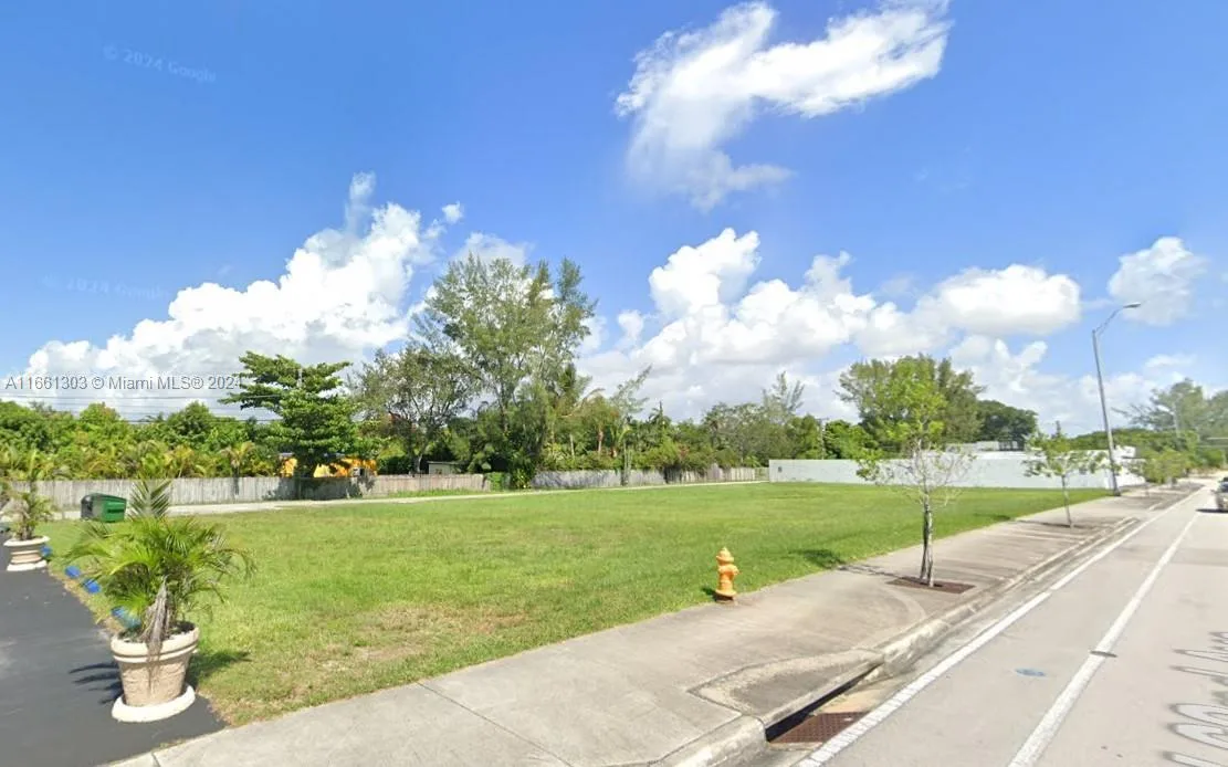 62 Ave SW 66 St, South Miami, FL 33143 photo 2