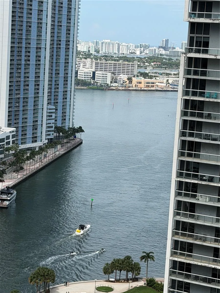 500 Brickell Ave # 2907, Miami, FL 33131