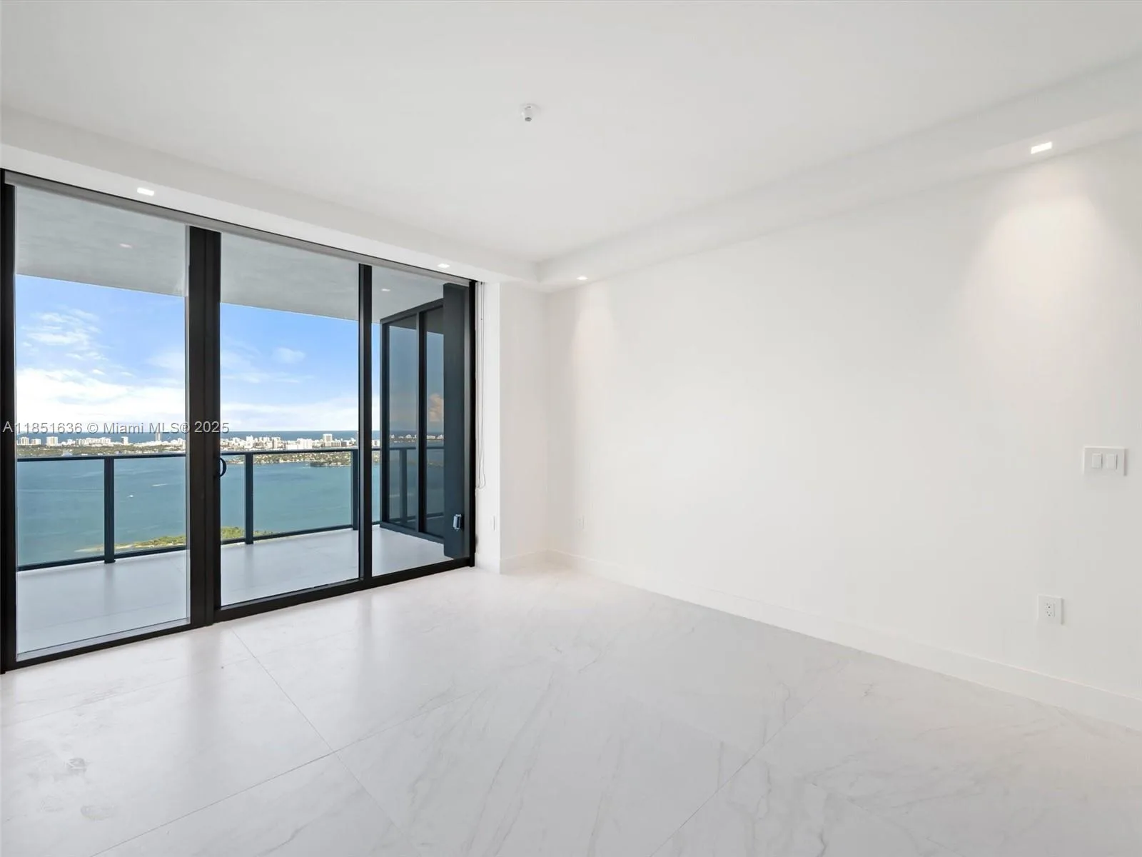 700 NE 24th St # 5105, Miami, FL 33137 photo 11
