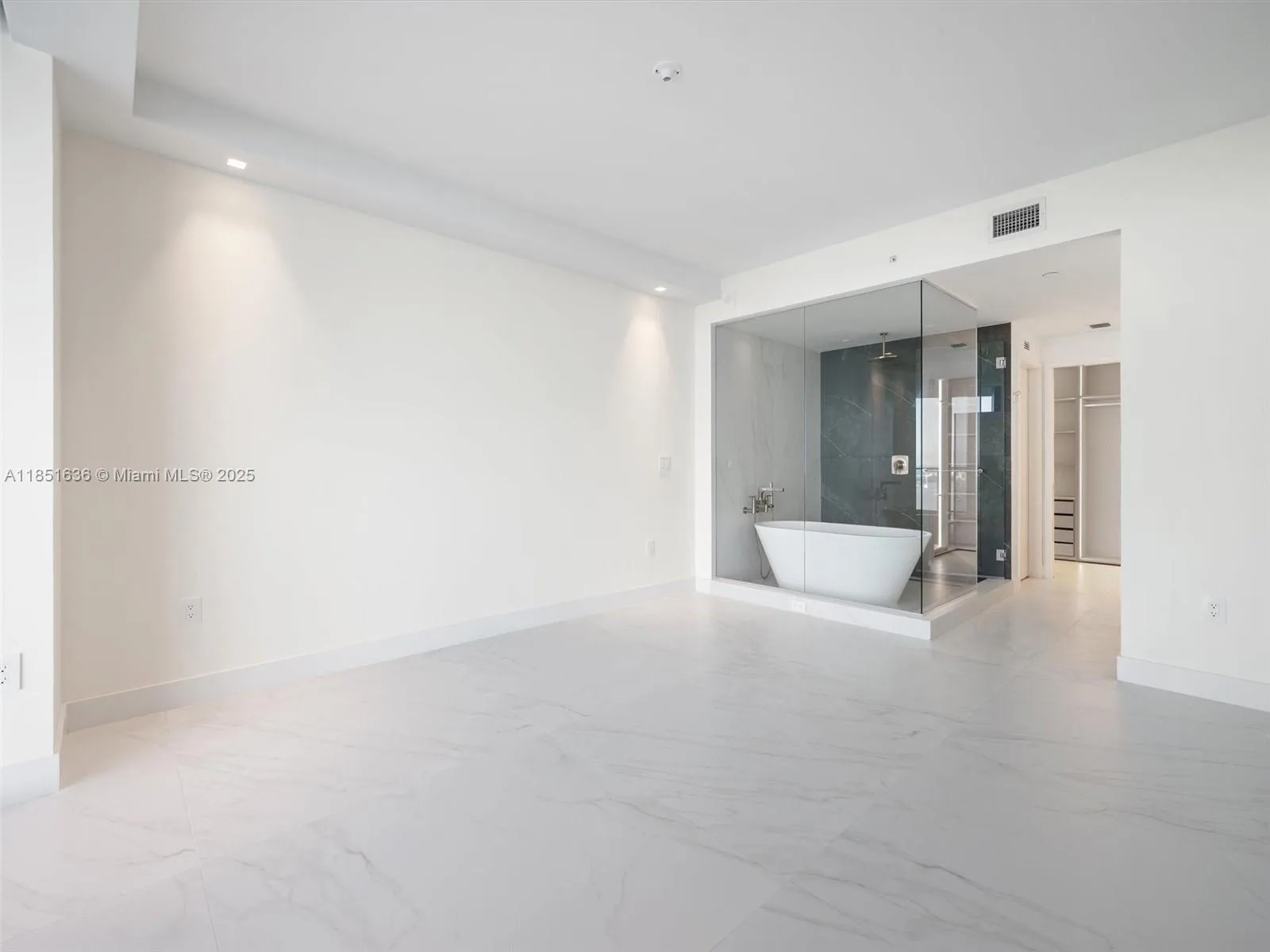 700 NE 24th St # 5105, Miami, FL 33137 photo 13