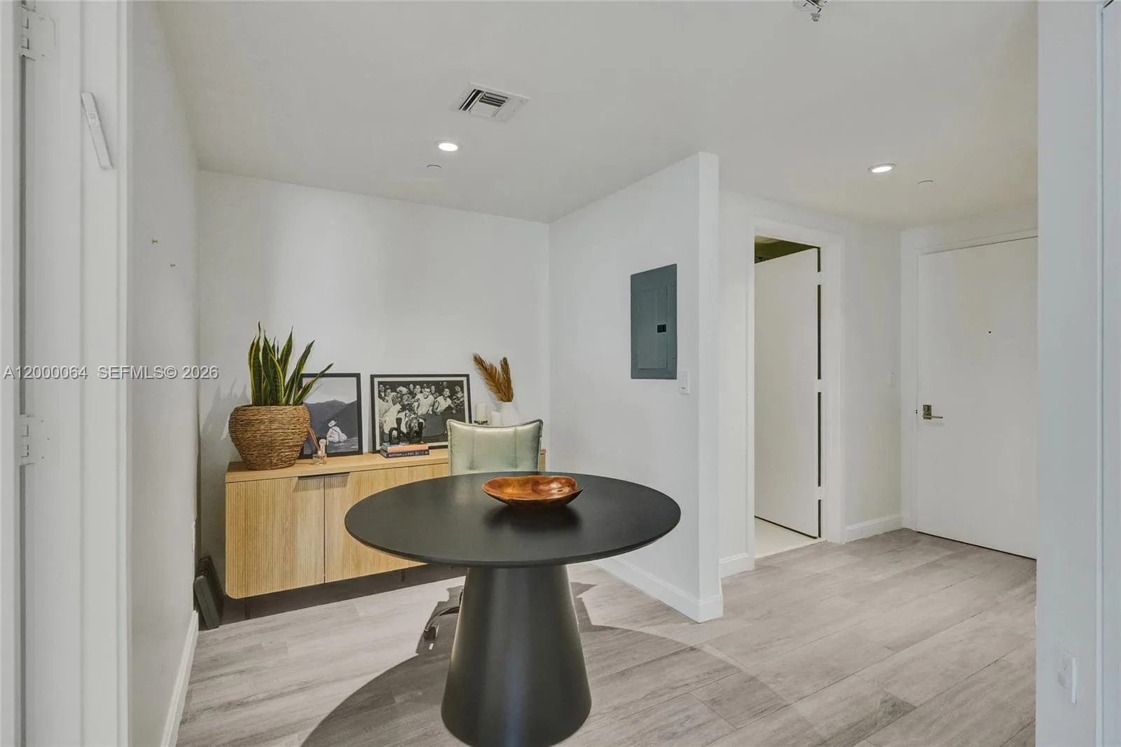 45 SW 9th St # 1803, Miami, FL 33130 photo 2