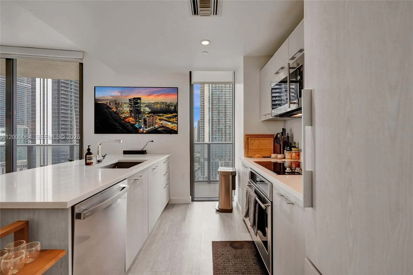 45 SW 9th St # 1803, Miami, FL 33130 photo 6