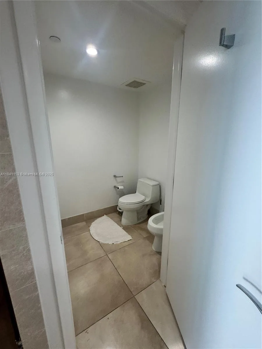 17001 Collins Ave # 1002, Sunny Isles Beach, FL 33160 photo 12
