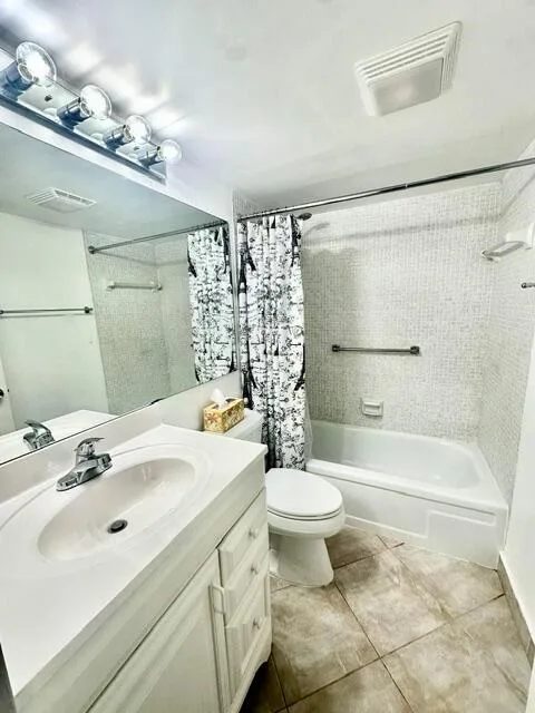 1047 Exeter C, Boca Raton, FL 33434 photo 9