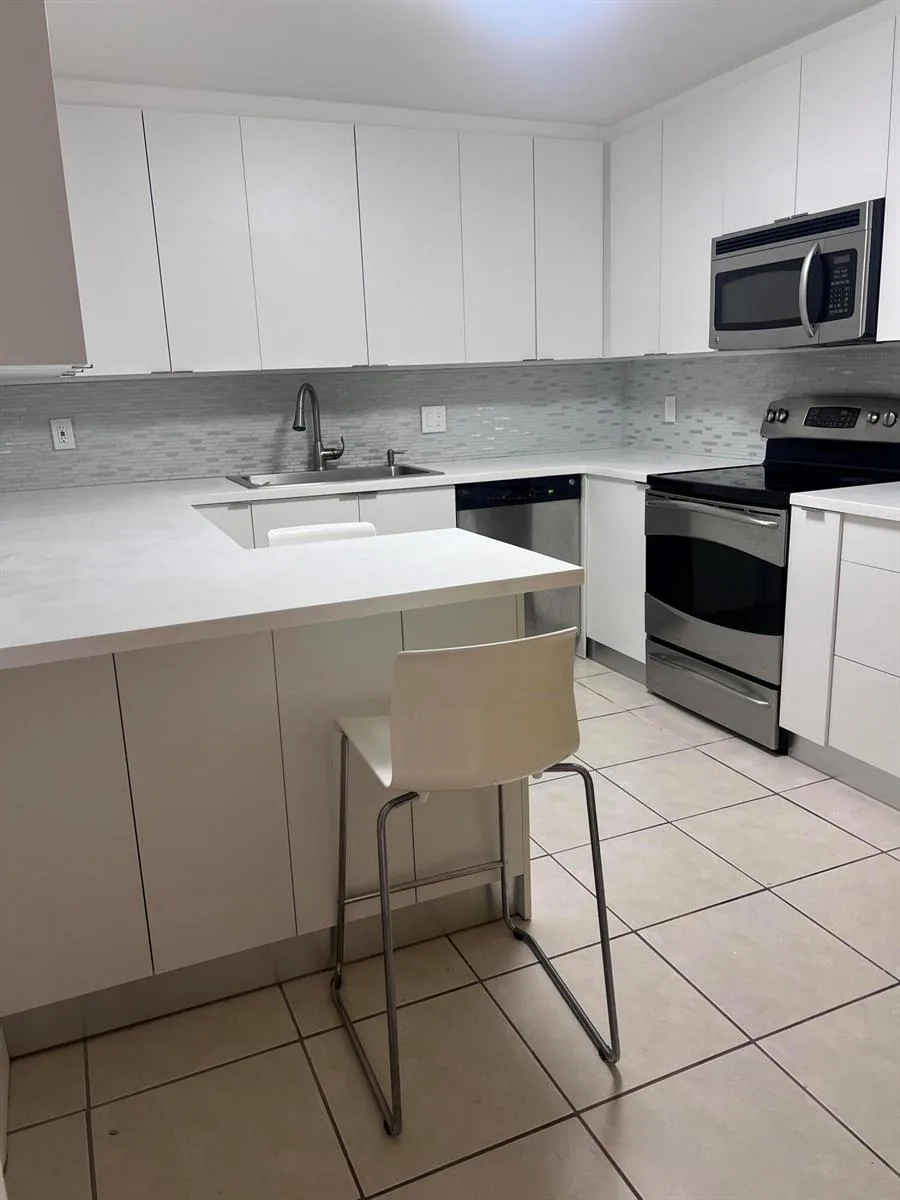 16300 Golf Club Road # 216, Weston, FL 33326