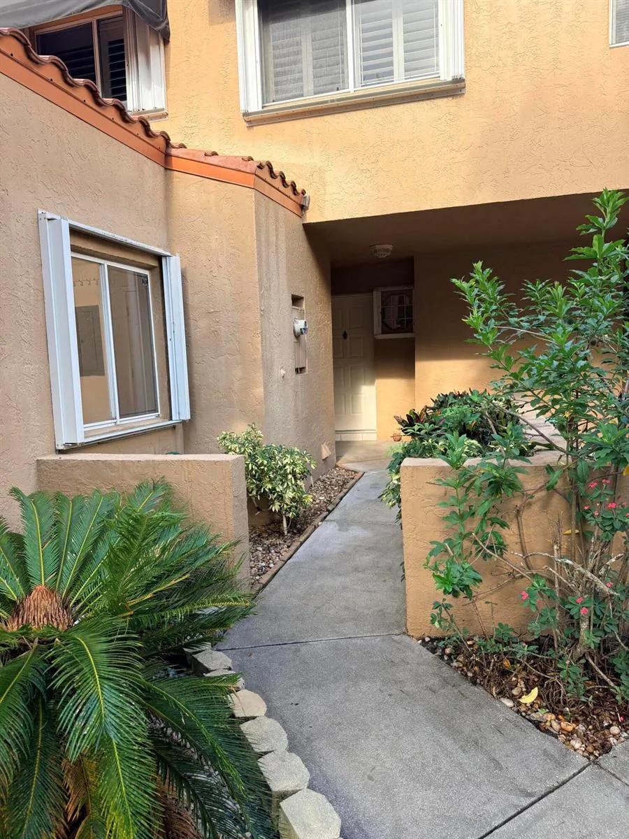 612 N UNIVERSITY Drive, Plantation, FL 33324