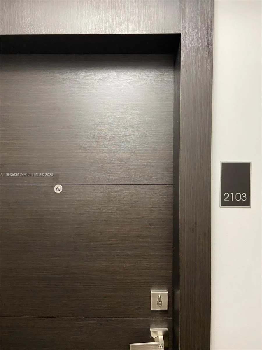 2801 NE 183rd St # 2103W, Aventura, FL 33160 photo 2