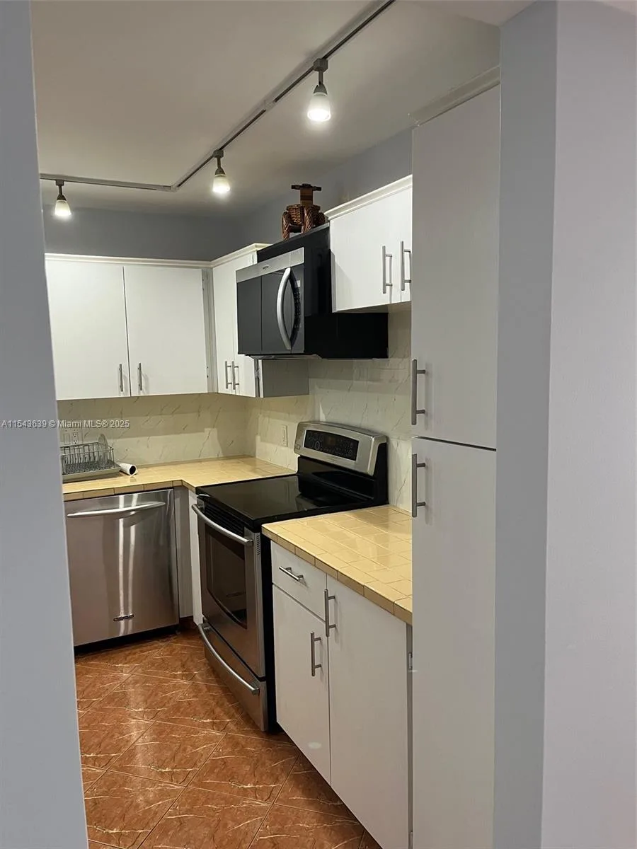 2801 NE 183rd St # 2103W, Aventura, FL 33160 photo 5