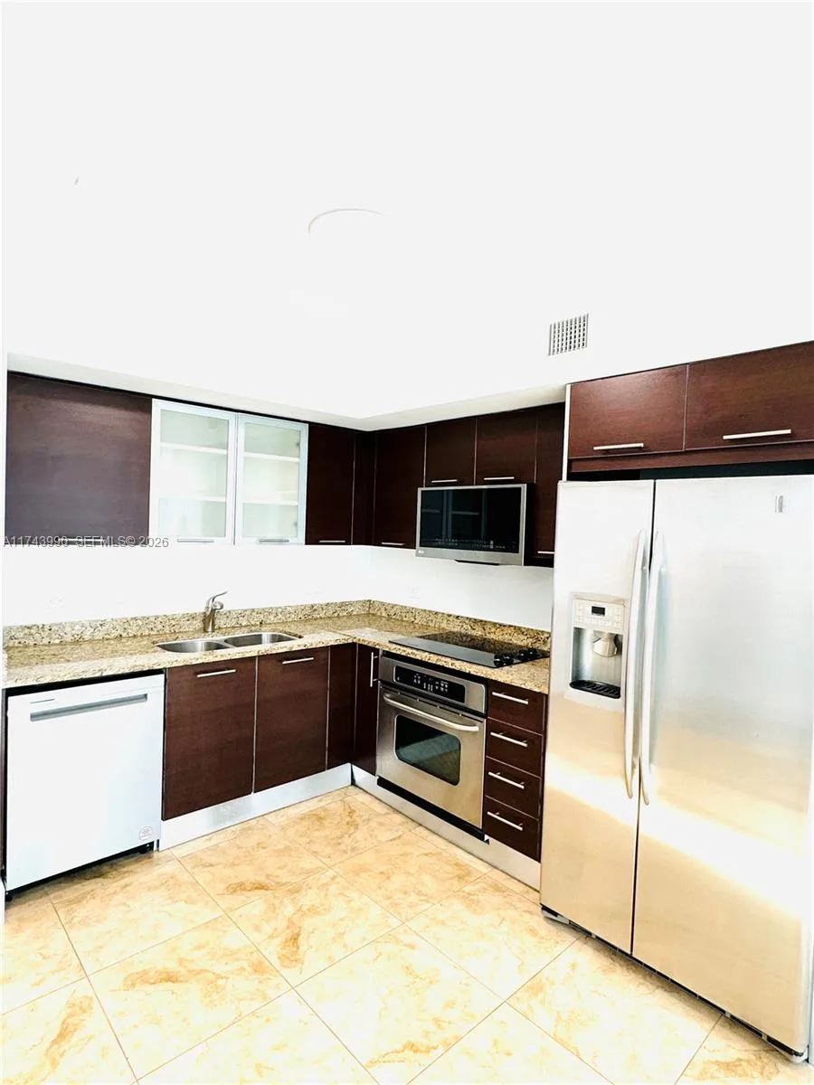 41 SE 5th St # 808, Miami, FL 33131 photo 11