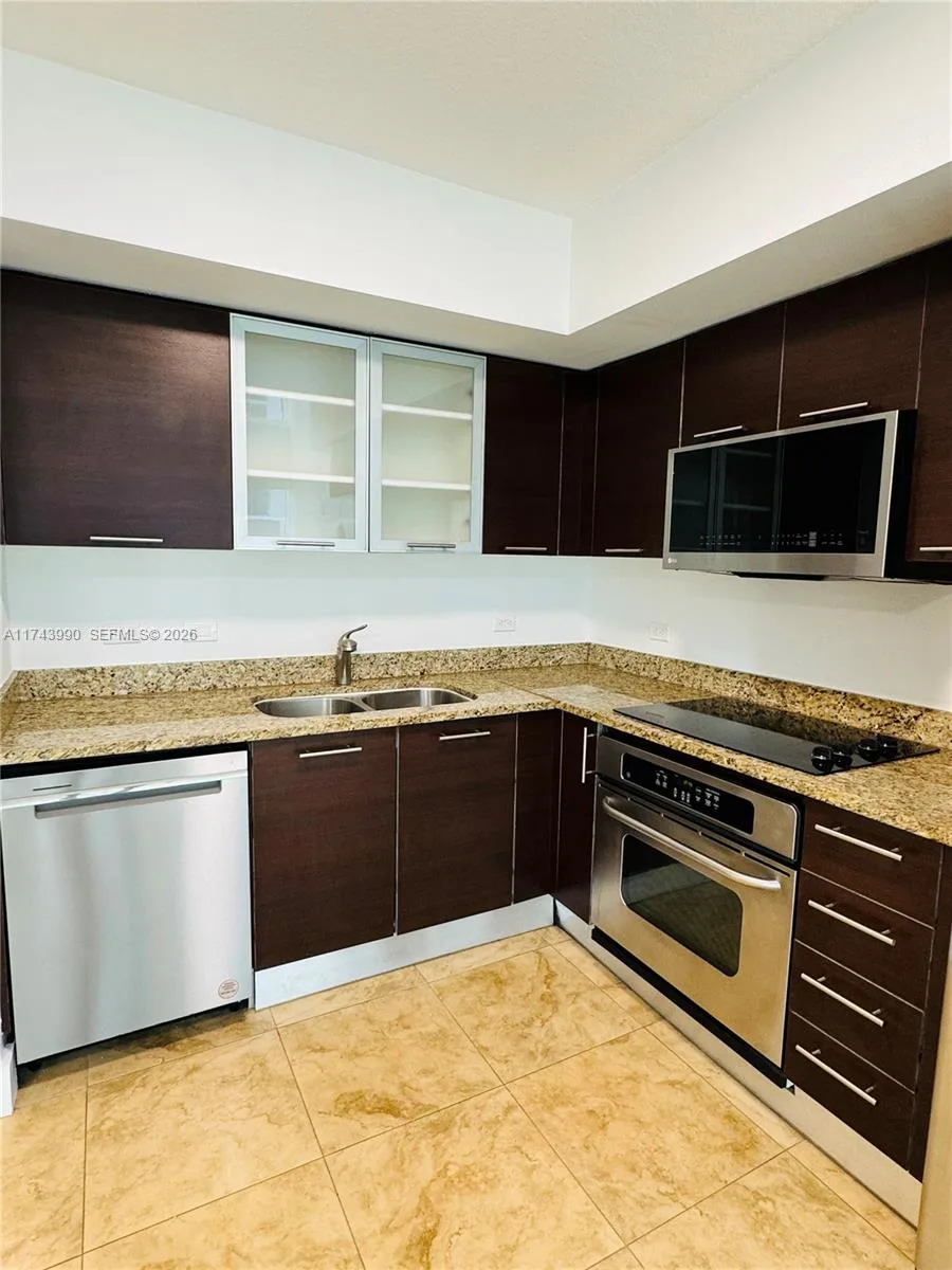 41 SE 5th St # 808, Miami, FL 33131 photo 12