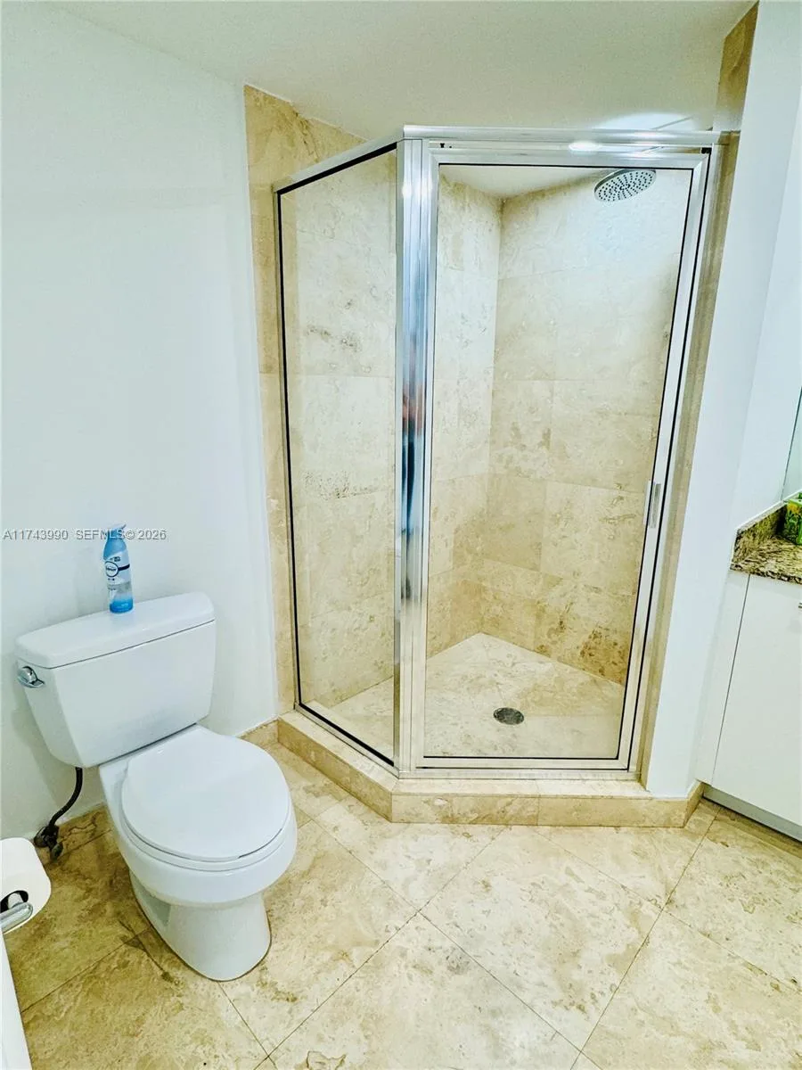 41 SE 5th St # 808, Miami, FL 33131 photo 9