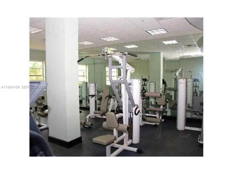 401 69th St # 505, Miami Beach, FL 33141 photo 2
