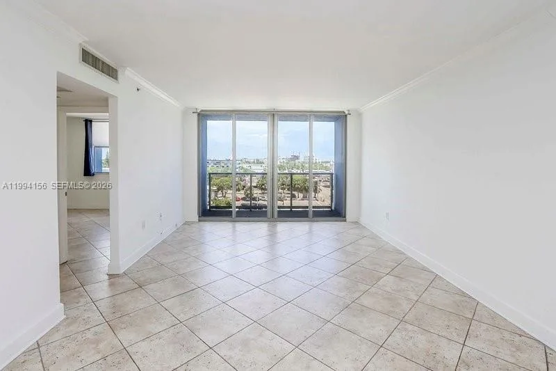 401 69th St # 505, Miami Beach, FL 33141 photo 6