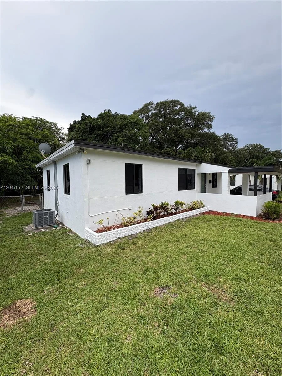 650 NE 137th St # 0, North Miami, FL 33161 photo 2