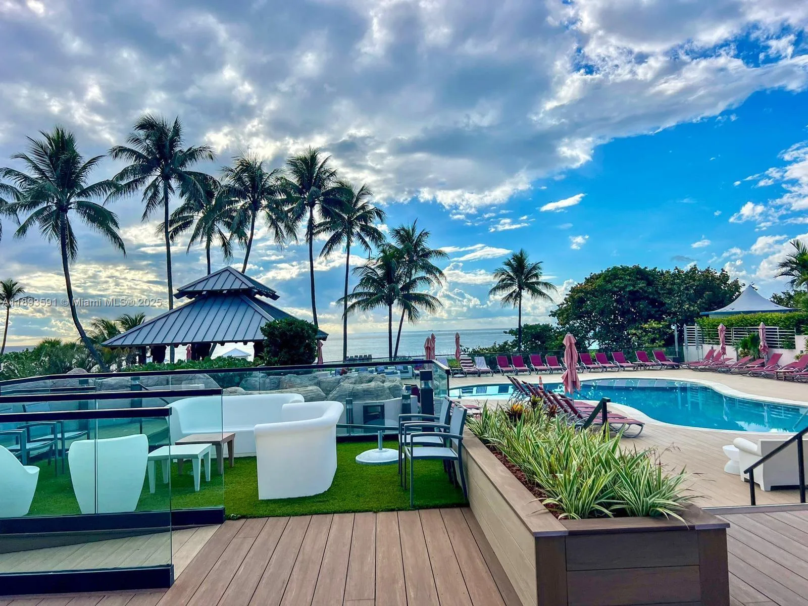 5225 Collins Ave # 517, Miami Beach, FL 33140