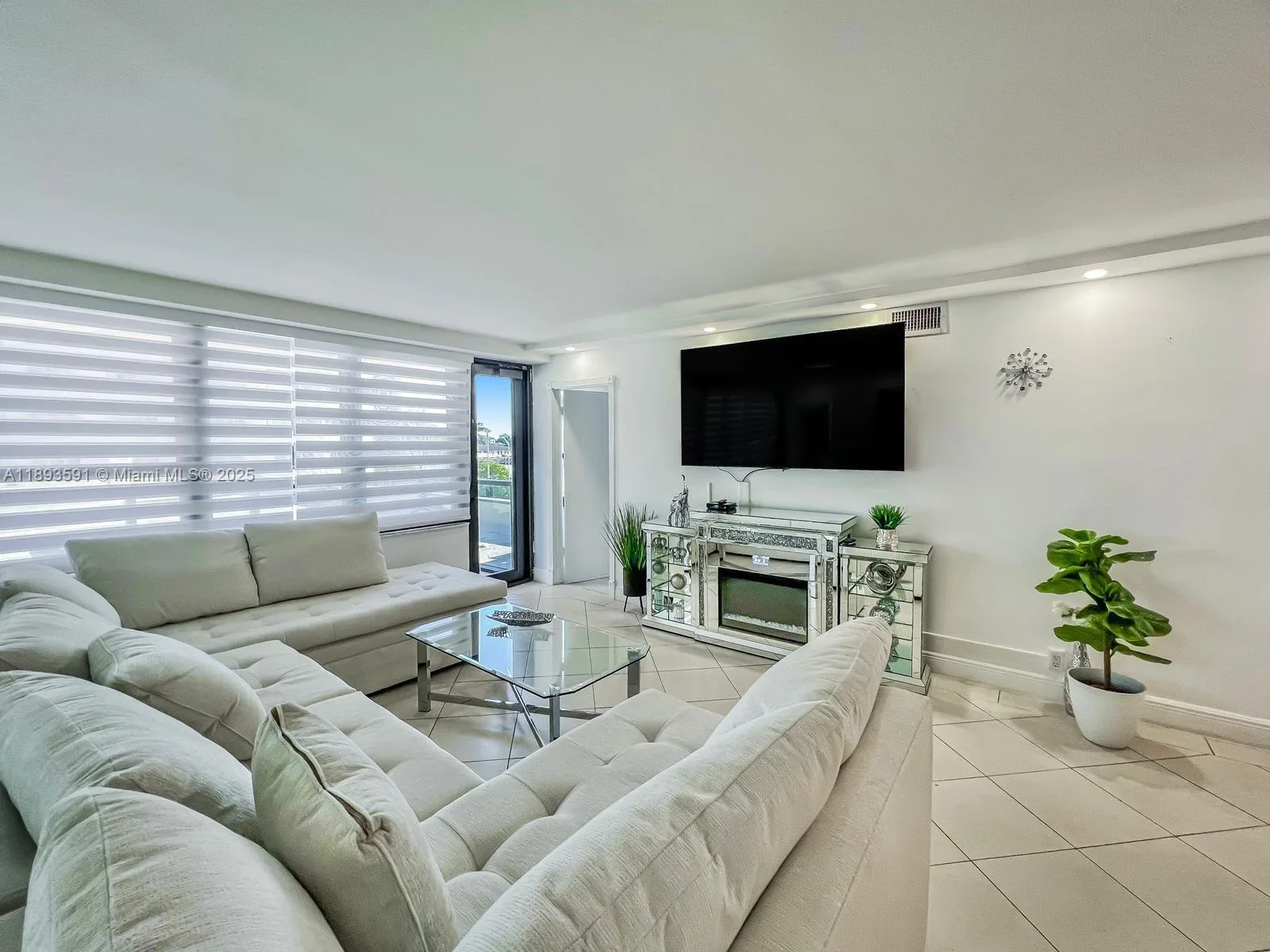 5225 Collins Ave # 517, Miami Beach, FL 33140 photo 3