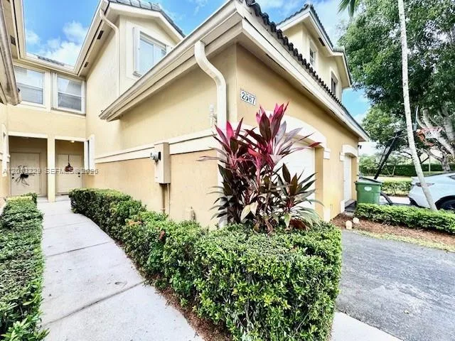 2567 Cordoba Bnd, Weston, FL 33327 photo 3
