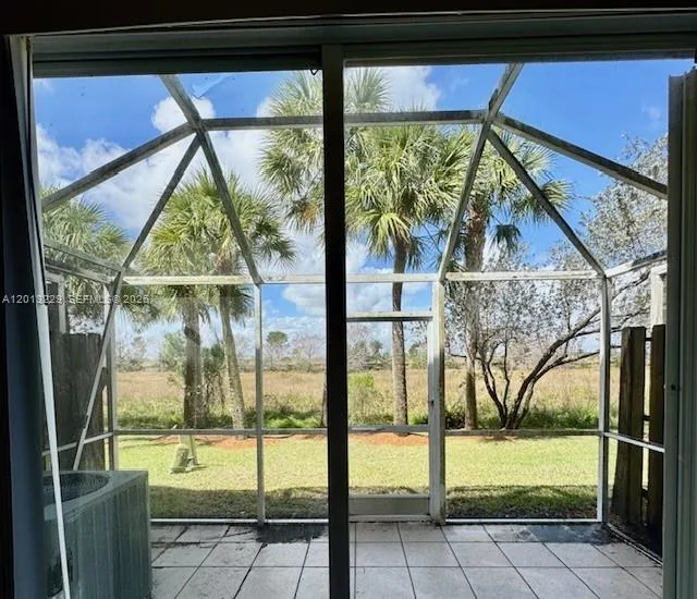 2567 Cordoba Bnd, Weston, FL 33327 photo 4