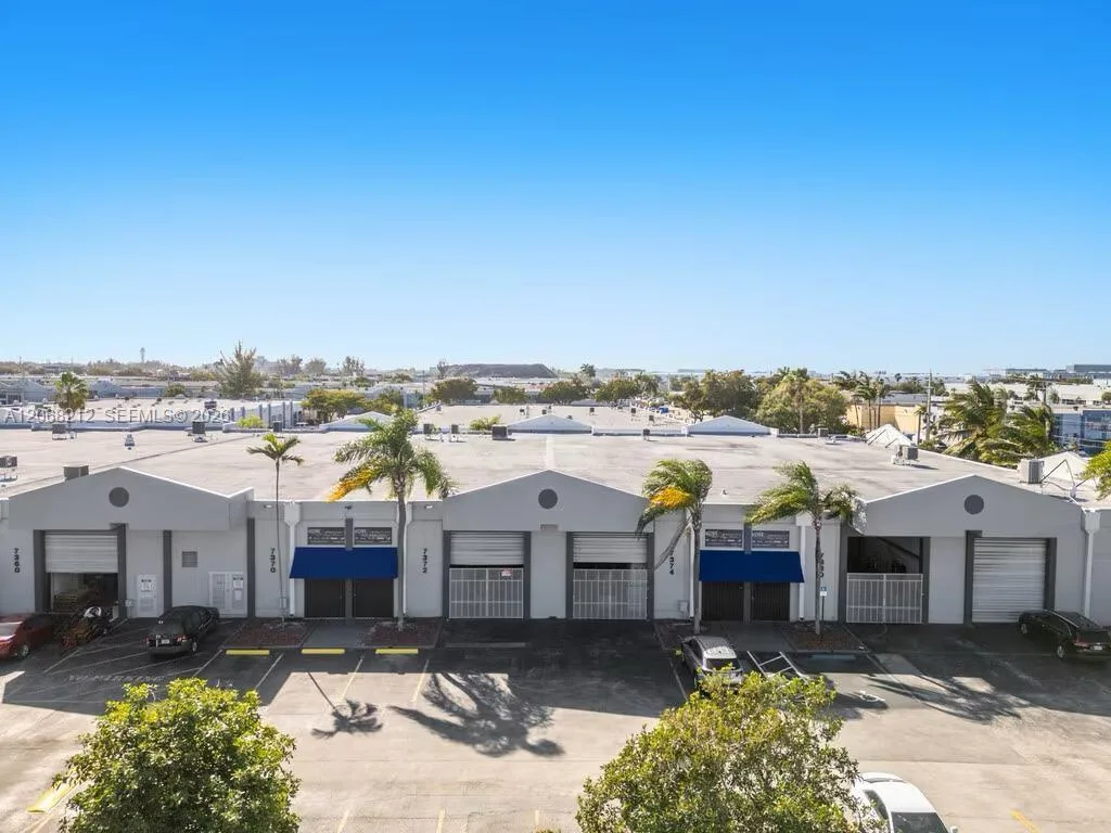 7384 NW 56th St # 7384, Miami, FL 33166