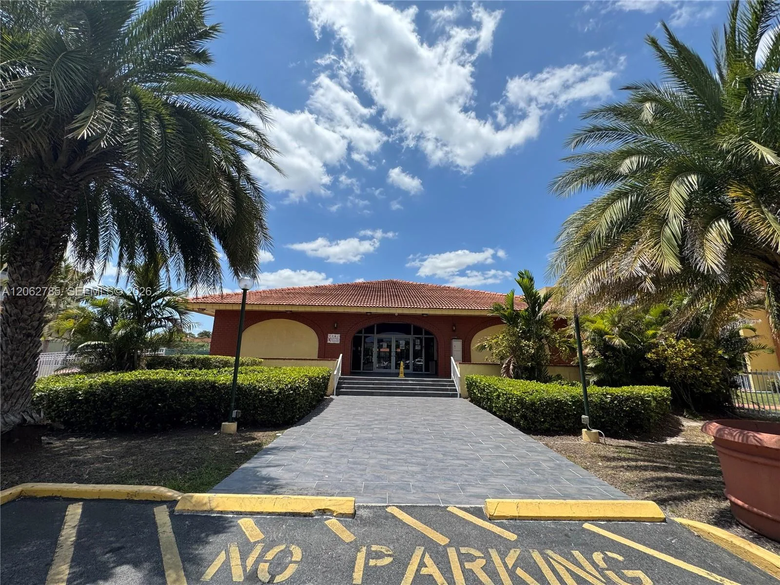 7010 NW 186th St # 5-418, Hialeah, FL 33015