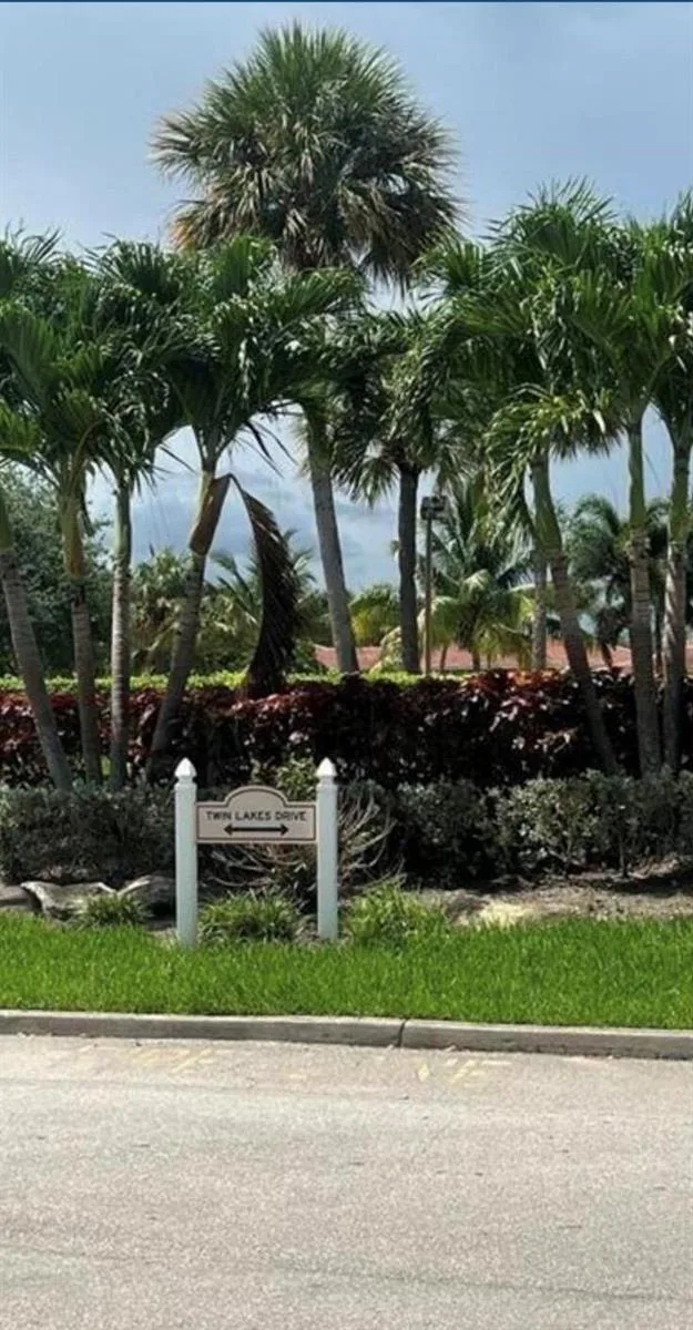 9984 Twin Lakes Drive # 35-G, Coral Springs, FL 33071