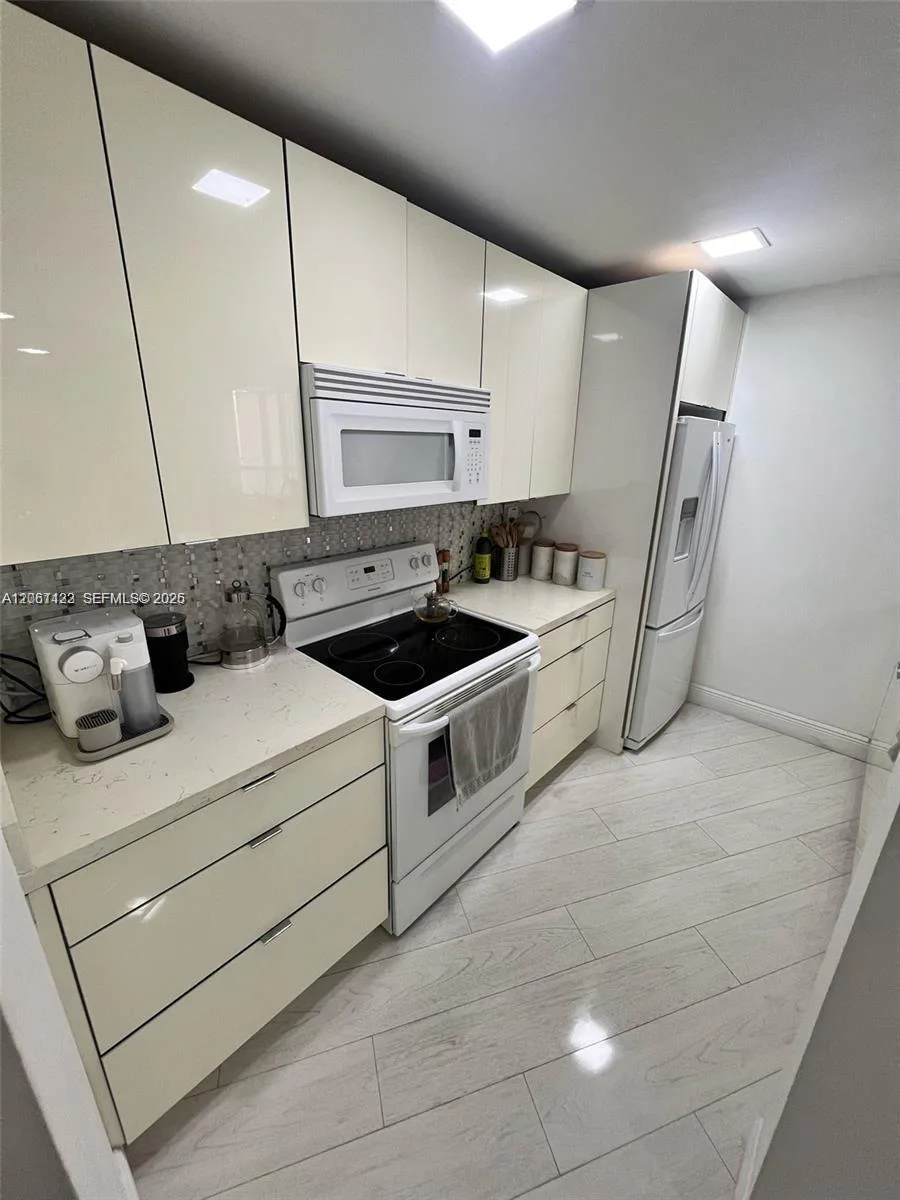 6955 NW 186th St # F104, Hialeah, FL 33015 photo 5