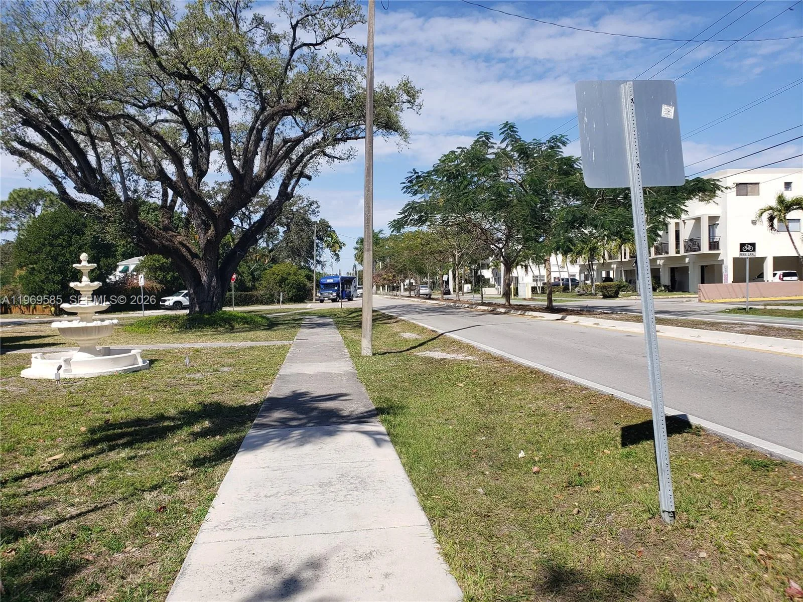524 S ROYAL POINCIANA BLVD, Miami Springs, FL 33166 photo 2