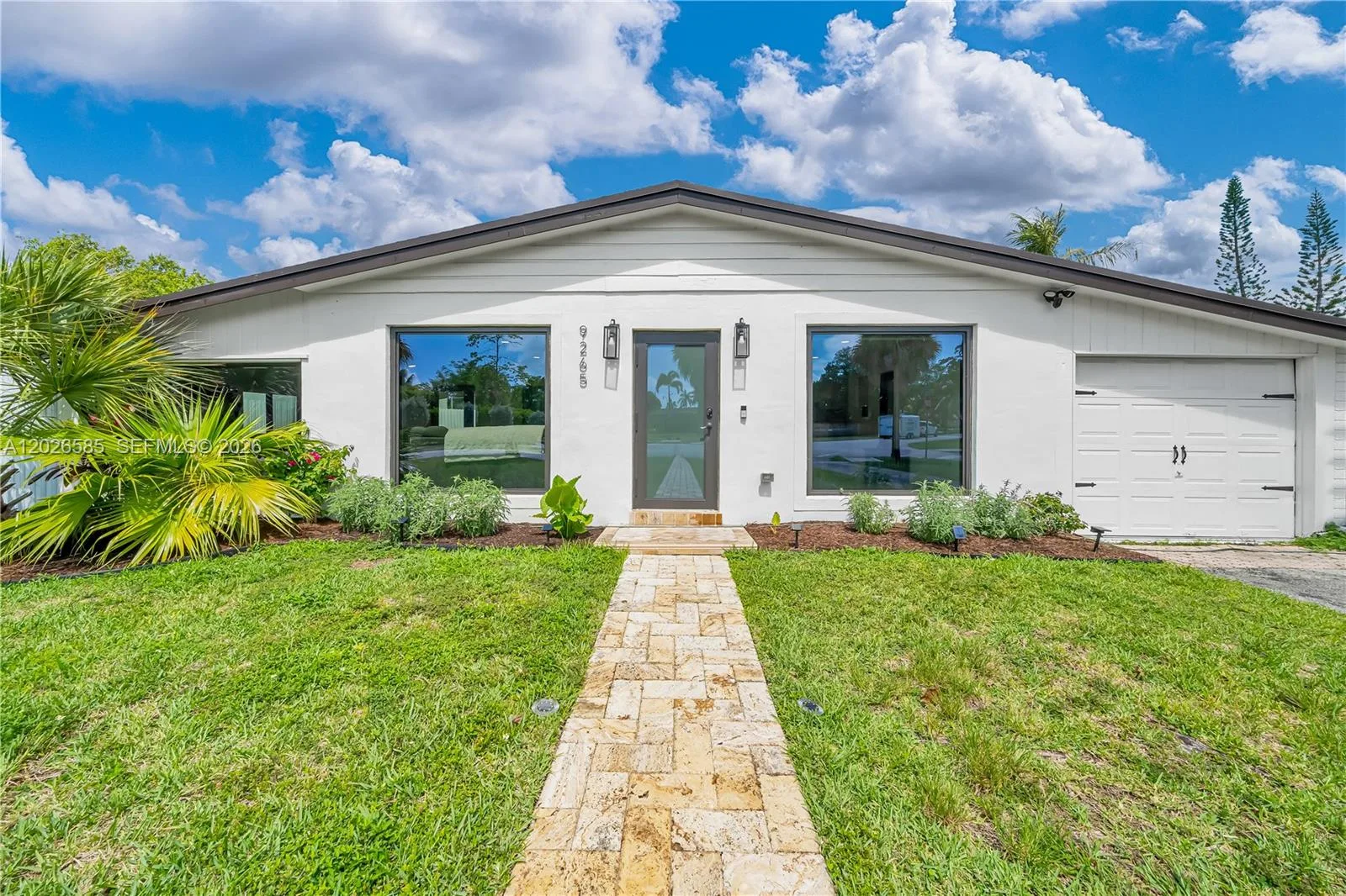 9265 Martinique Dr, Cutler Bay, FL 33189