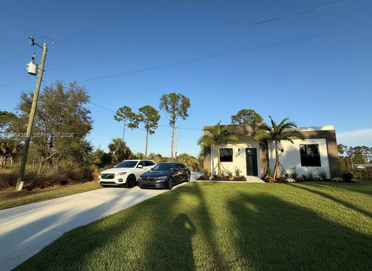 133 Nacelle ave, Lehigh Acres, FL 33974 photo 2