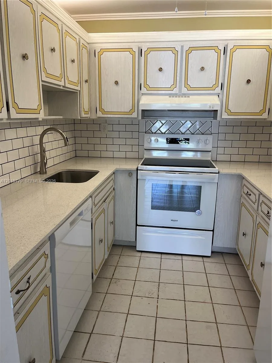 17051 NE 35th Ave # 202, North Miami Beach, FL 33160 photo 2