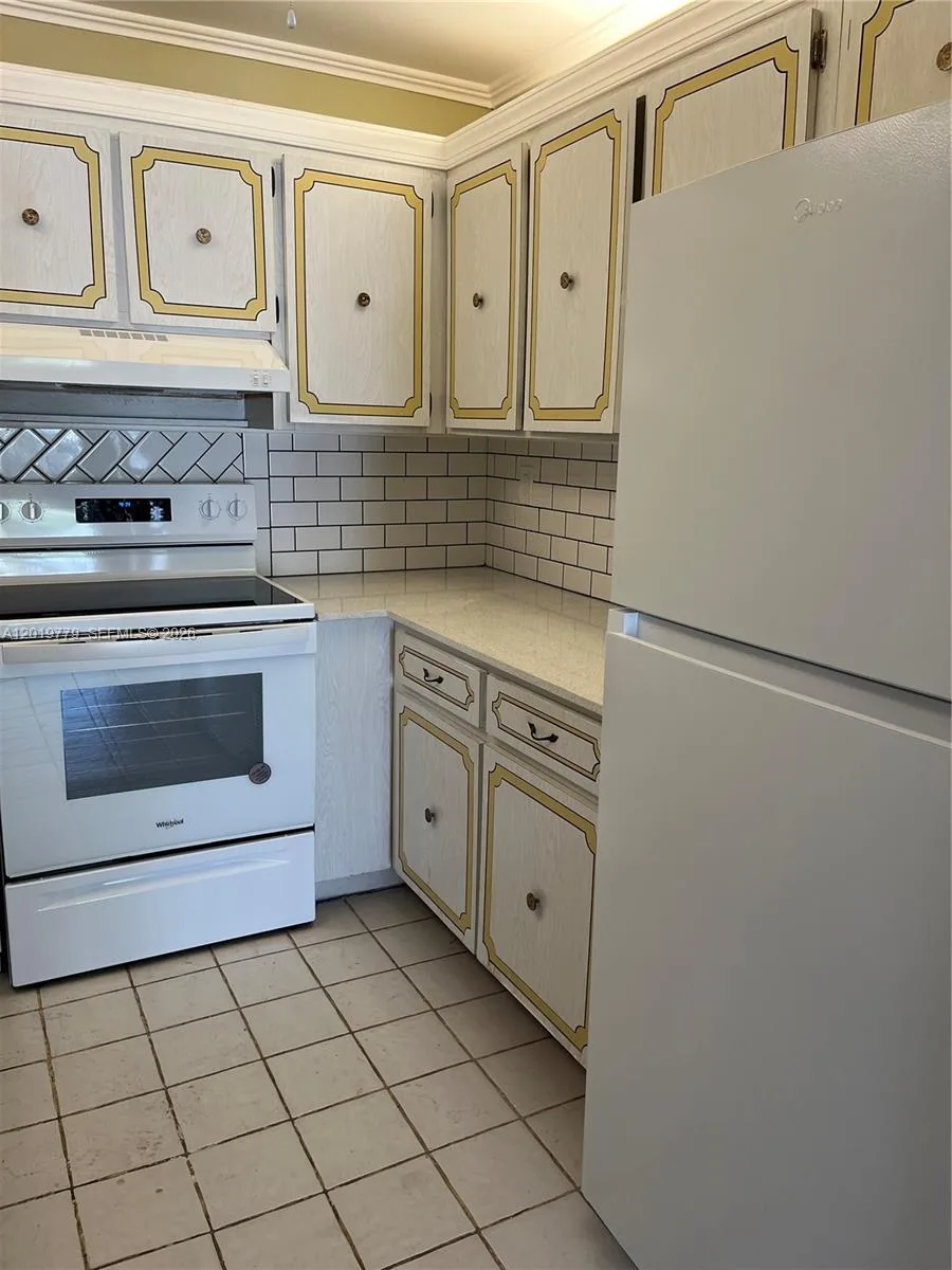 17051 NE 35th Ave # 202, North Miami Beach, FL 33160 photo 3