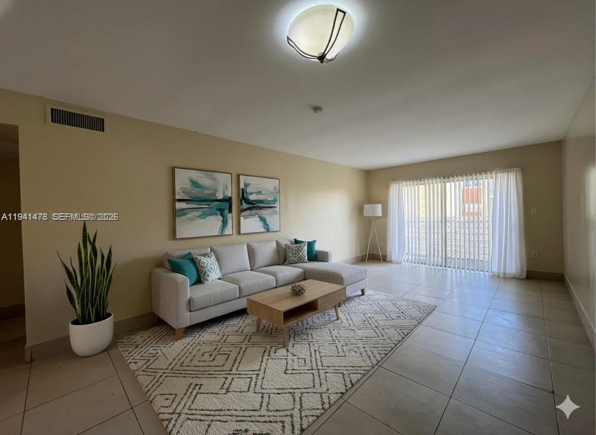 3700 NW 21st St # 304, Lauderdale Lakes, FL 33311