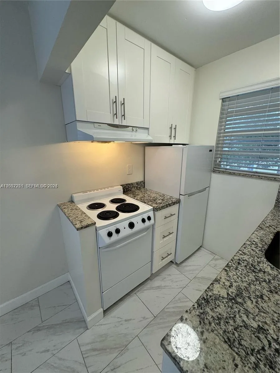 11890 NE 16th Ave # 6, Miami, FL 33161 photo 6