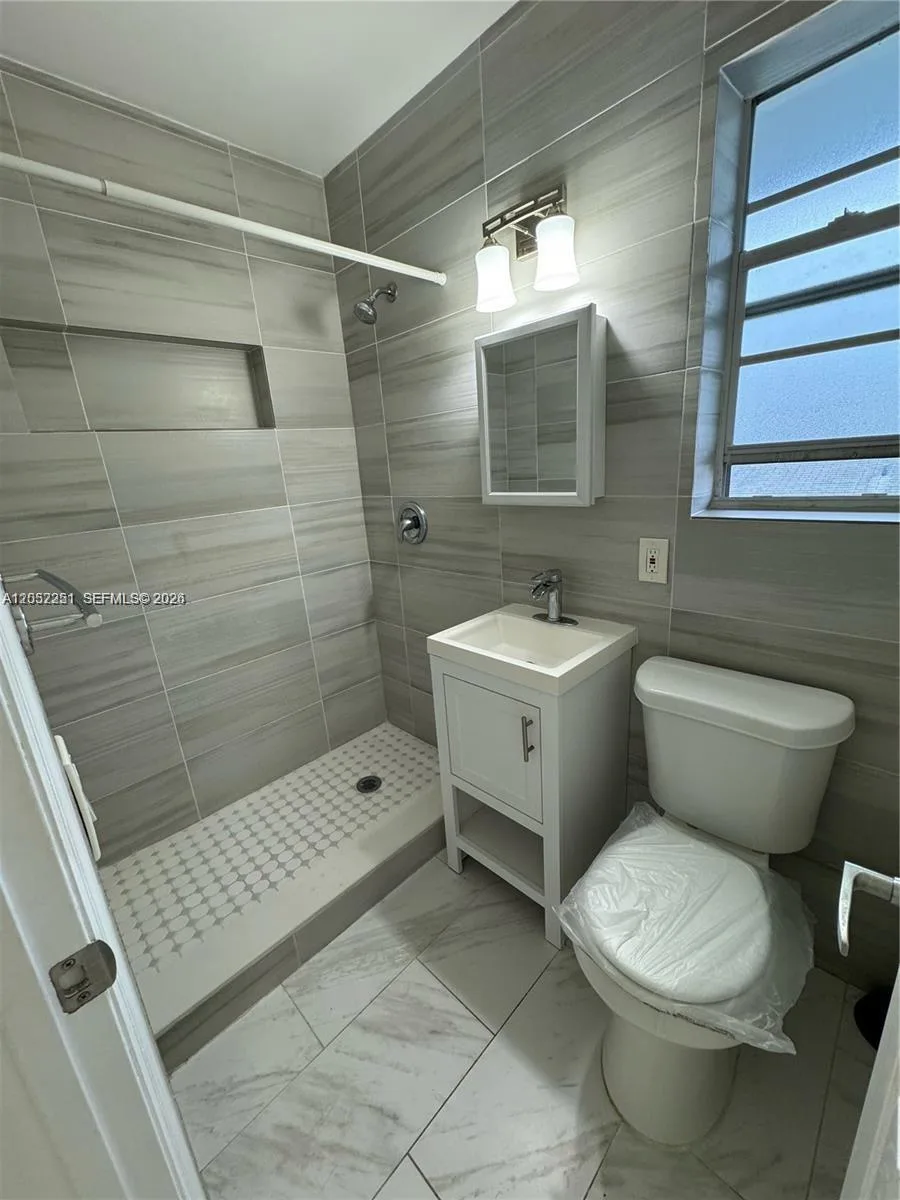 11890 NE 16th Ave # 6, Miami, FL 33161 photo 8