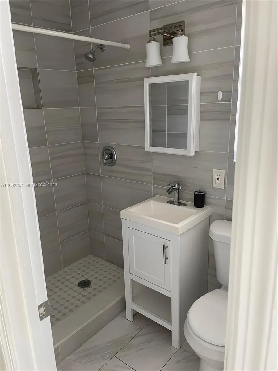 11890 NE 16th Ave # 6, Miami, FL 33161 photo 9