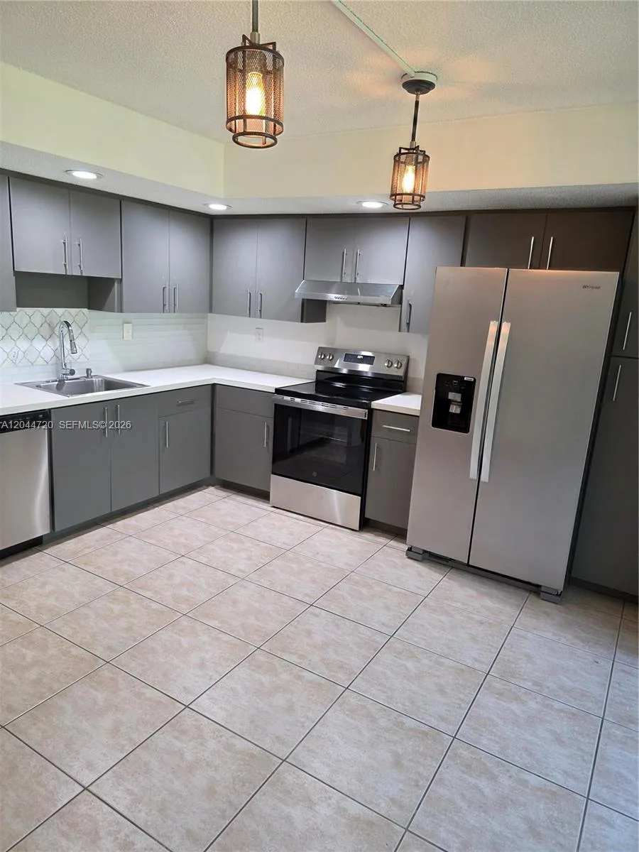 8065 SW 107th Ave # 214, Miami, FL 33173