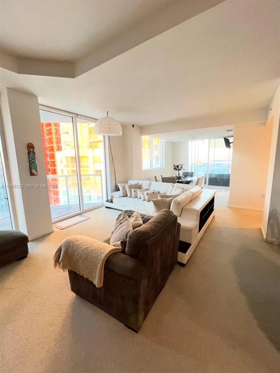 253 NE 2nd St # 3903, Miami, FL 33132 photo 10