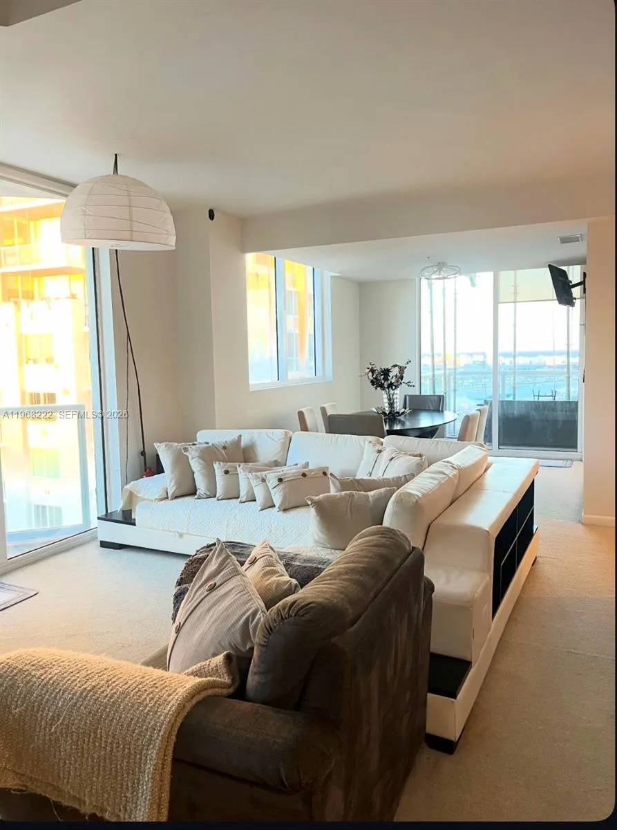 253 NE 2nd St # 3903, Miami, FL 33132 photo 8