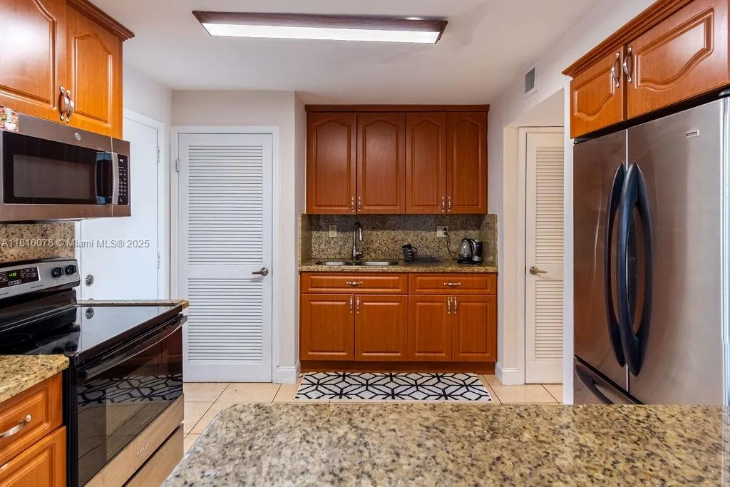 9110 Fontainebleau Blvd # 502, Miami, FL 33172 photo 10