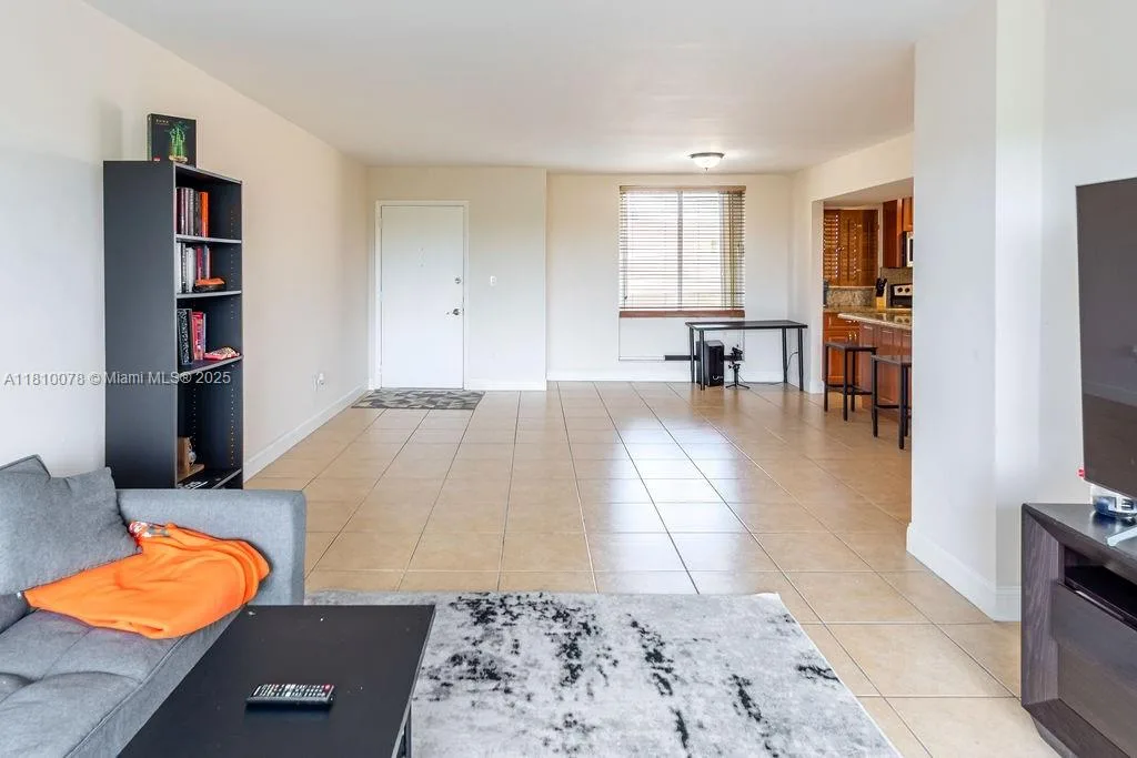 9110 Fontainebleau Blvd # 502, Miami, FL 33172 photo 6