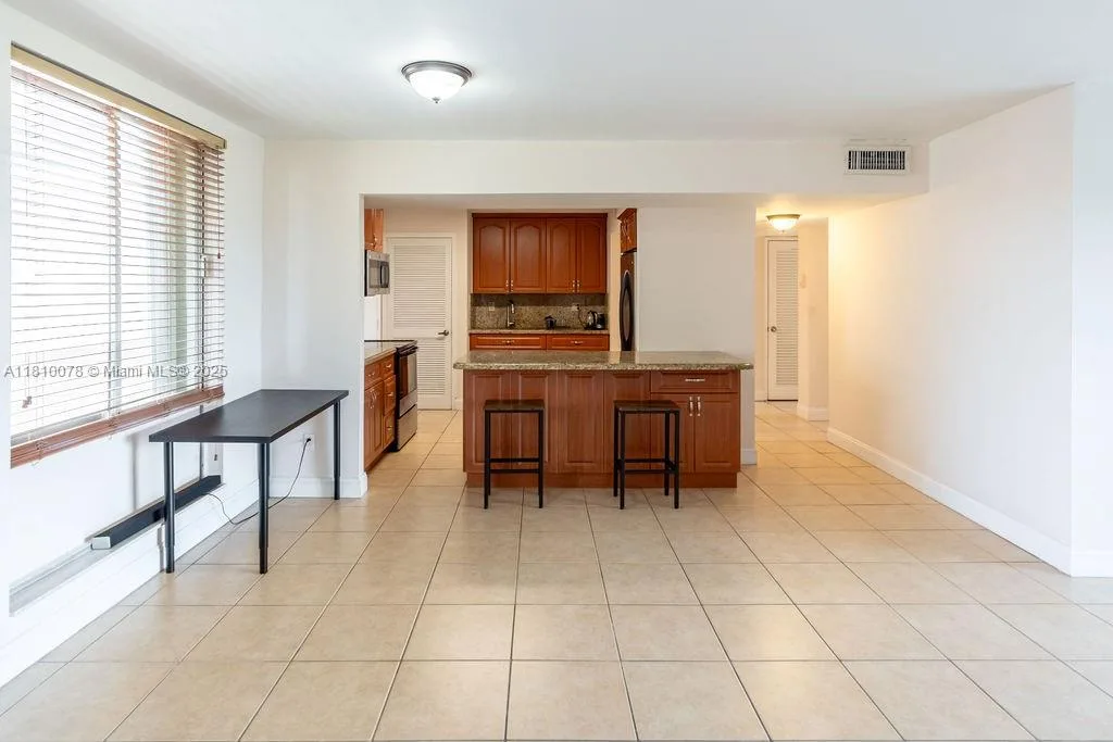 9110 Fontainebleau Blvd # 502, Miami, FL 33172 photo 7