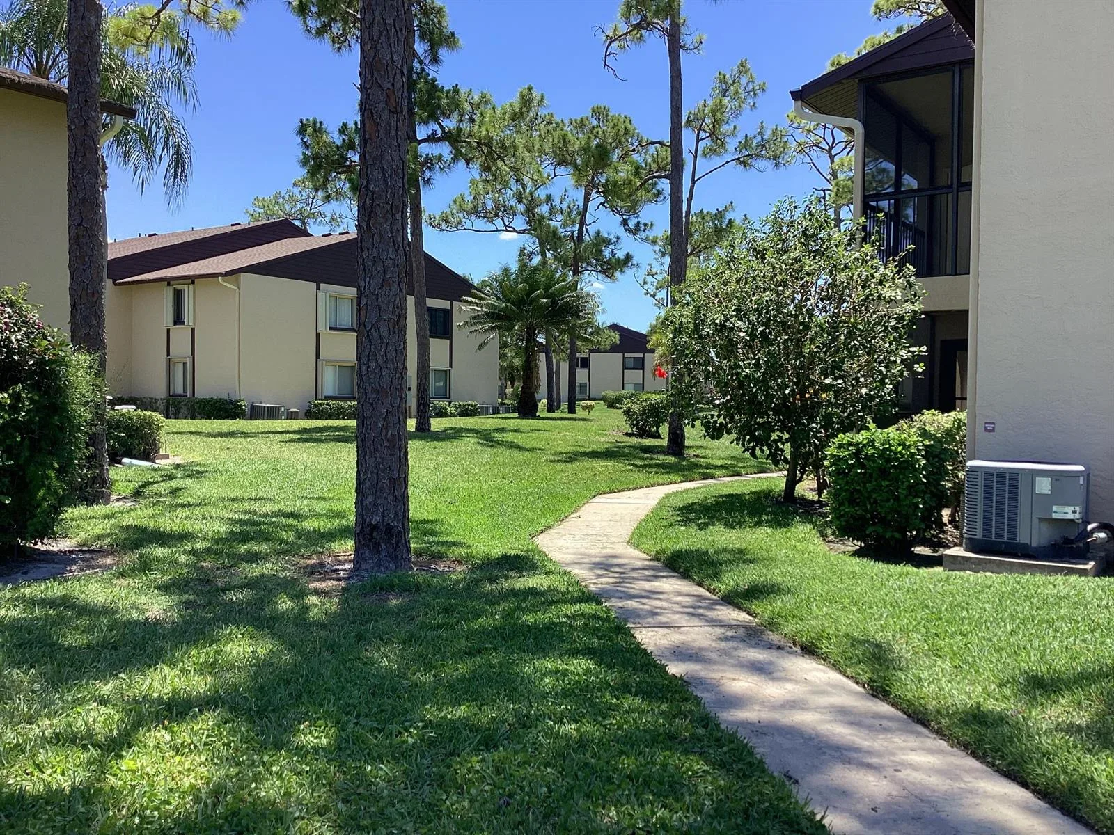 410 Pine Glen Lane # B-2, FL 33463