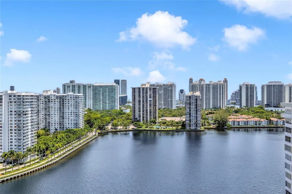 2750 NE 183rd Street # 2202, Aventura, FL 33160