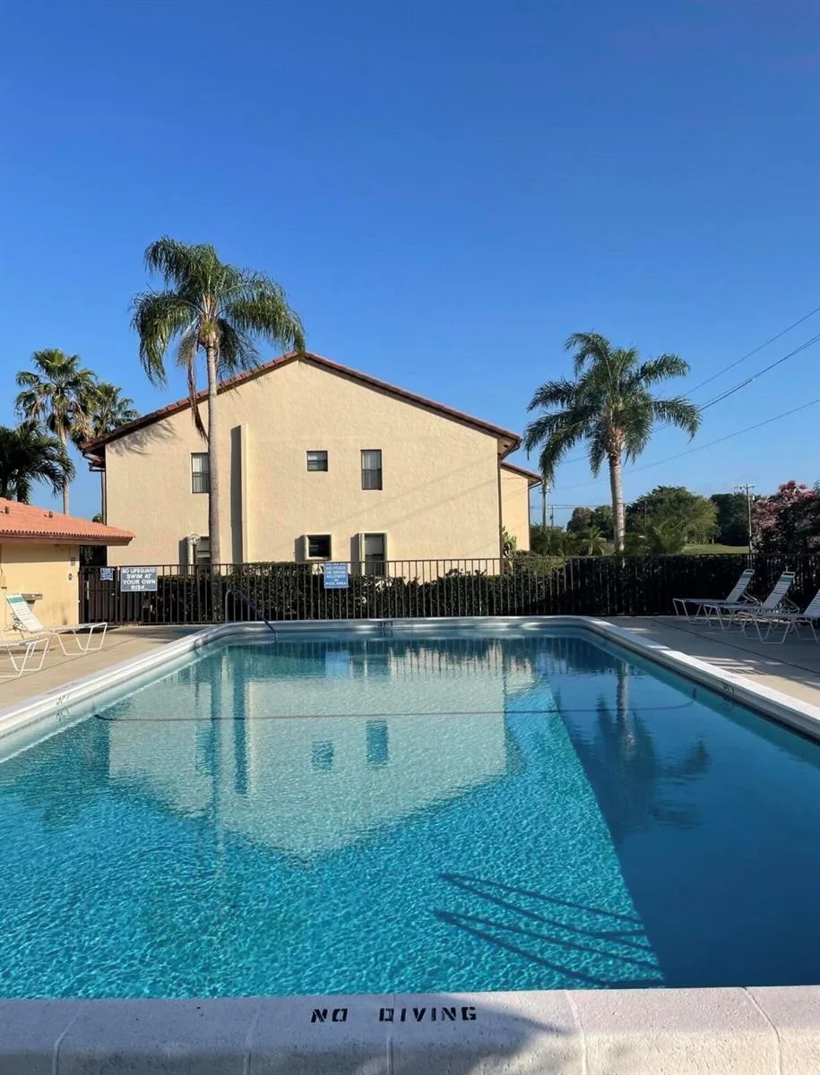 4682 E Lucerne Lakes Blvd Boulevard E # 202, Lake Worth, FL 33467