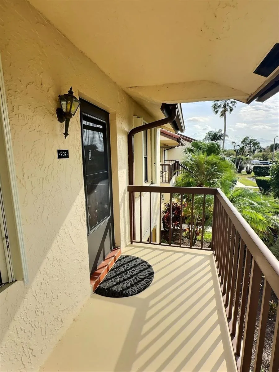 4682 E Lucerne Lakes Blvd Boulevard E # 202, Lake Worth, FL 33467 photo 3
