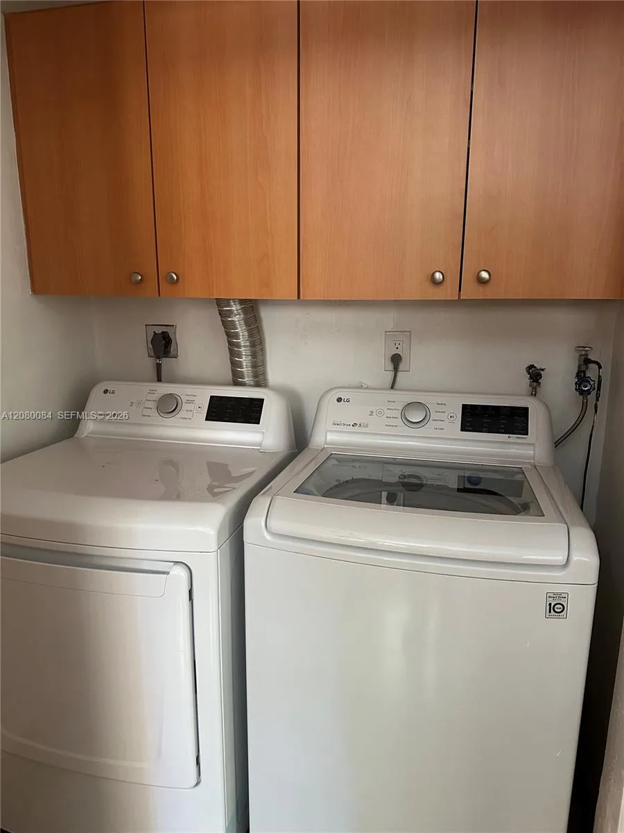 326 E 34th St, Hialeah, FL 33013 photo 8